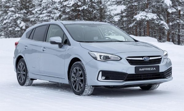 В Америка Impreza в базово ниво на оборудване и двулитров двигател струва едва около 41,100 лева. Но в Европа този двигател не покрива екологичните стандарти, затова ще трябва да се изръсите с цели 25 хилядарки отгоре, за да получите автомобил с хибридната система e-Boxer, 150 коня и безстепенна Lineatronic трансмисия. Утешителното е, че Impreza е от най-слабо поскъпналите коли спрямо миналата година. 

Цена през 2022: 64 640

