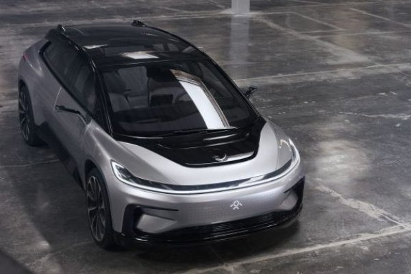 Преди години FF изглеждаше като смъртна заплаха за Tesla - с огромен финансов ресурс зад гърба си и с няколко от водещите инженери в областта на електромобилите. Компанията преживя някои сътресения и първият й модел се забави доста. Сега серийният FF91 е все по-близо, като ще има 1050 конски сили от двата електромотора на задната ос, както и възможност за допълнителен агрегат на предната, за 4х4 задвижване. Ускорението до 96 км/ч ще отнема само 2.4 секунди. Батерията, доставена от LG Chem, е 130 киловатчаса и стига за 608 км обхват. Цената и точната дата на премиерата още не са известни. 
