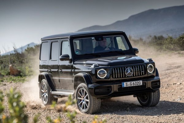 Новият шеф на Daimler Ола Калениус потвърди, че ще има електрическа версия дори на G-класата, макар че вероятно преди това ще видим плъг-ин хибрид. Чистият електромобил ще дойде не по-рано от 2022, и всъщност все още не знаем дали ще получи името EQG, или ще остане извън новата гама на ток. 
