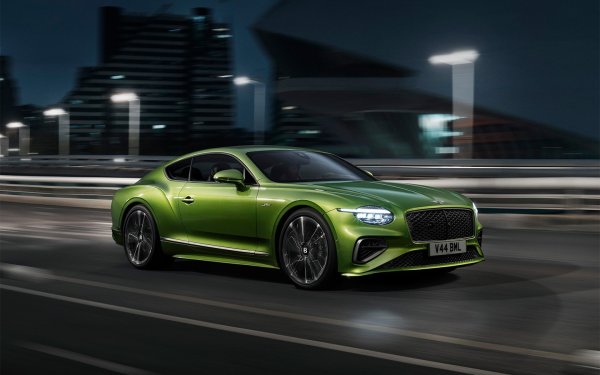 Мощност: 659 к.с.

Максимална скорост: 335 км/ч

Трансмисия: 8-степенна роботизирана, задвижване на всички колела
