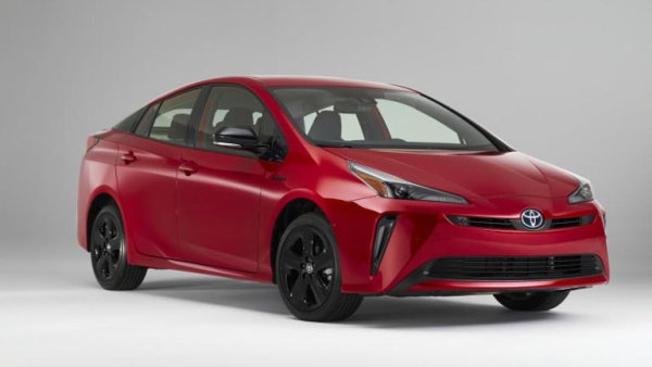 &bdquo;Лице на ефективността на Toyota&rdquo; - така определят Prius зад океана от години. Този популярен хибрид спестява много разходи от гориво, както от посещения в сервиза.