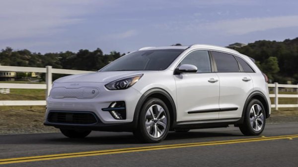 В челото на класирането има и модел на ток, който не е на Tesla. Този изцяло електрически член на семейството на Kia Niro е много забавен за шофиране, като едновременно с това е и много надежден.