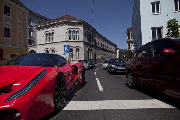 Fahrradi Farfall FFX - реплика на Ferrari FXX, която се задвижва с въртене на педали 