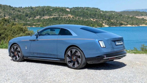 MAN - 83, MINI - 67, Subaru - 60, Great Wall - 49, Jeep - 48, Ineos - 32, DS - 29, Cupra - 28, Maserati - 24, Jaguar - 22, Wey - 18, Alfa Romeo - 16, ГАЗ - 16, SsangYong - 16, Voyah - 12, Ferrari - 11, Lamborghini - 9, Bentley - 8, Mitsubishi - 6, Rolls-Royce - 6, Aston Martin - 4, BYD - 3, Genesis - 2, Xpeng - 2, Lada - 2, Lotus - 2, Smart - 2, Fuso - 2, Chevrolet - 2, Vauxhall - 1, Dodge - 1, Cadillac - 1, Ram - 1, УАЗ - 1, Fisker - 1. 

НА СНИМКАТА: Rolls-Royce Spectre
