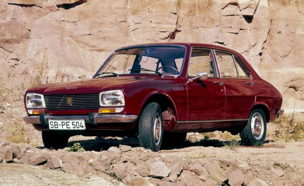 В Европа производството на френския седан с дизайн на Pininfarina приключи през 1983 г. В Китай, например, то продължи до 1997 г., а в Нигерия - чак до 2005 г. Можете ли да си представите? През 2013 г. американският вестник "Ел Ей Таймс" нарече модела "Работния кон на Африка".