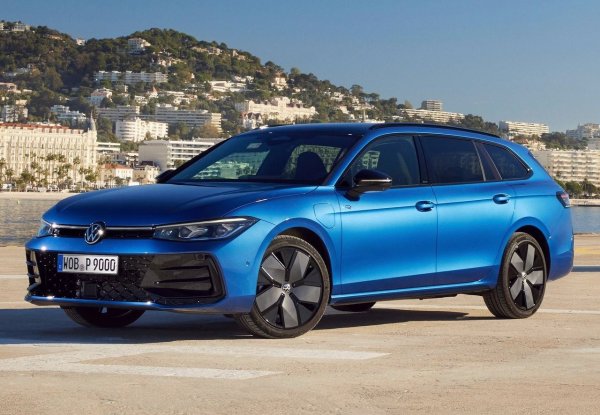 Амортизация след покупка: до -25%.

Обновеният Passat стана по-голям, по-технологично напреднал, но и по-малко желан, тъй като се предлага само като комби. Основните причини за бързия спад на цената купувачите преминават към кросоувъри, така че сегментът D-клас бързо намалява. Интересът към дизеловите версии също спада заради екологичния натиск на ЕС.
