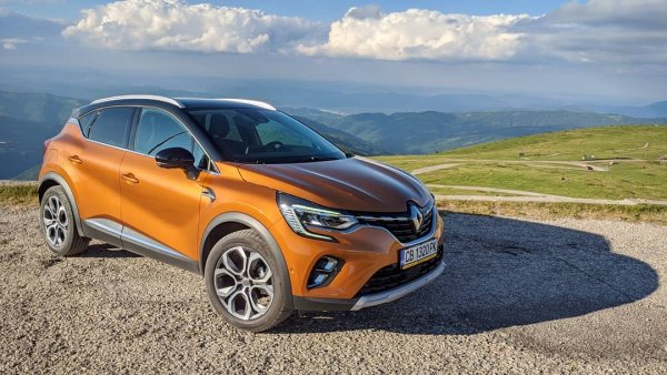 - Kia Ceed - 37 996 лева, с 1.4-литров бензинов двигател и 140 коня мощност, и със 7-степенен автоматик
- Opel Crossland X - 38 660 лева. С 6-степенния автоматик на PSA и с 1.5-литров дизелов агрегат със 120 коня - единственият дизел в класацията ни.
- Seat Arona - 38 565 лева, за еднолитров мотор със 115 коя и 7-степенна DSG
- Citroen C3 Aircross - 38 747 лева за 1.2 турбо със 130 коня и 6-степенен автоматик
- Hyundai Elantra - 38 990 лева, с 1.6 MPI, 128 коня мощност и 6-степенен автоматик. - Peugeot 308 - 39 245 лева, за 1.2 турбо със 130 коня и 8-степенен автоматик
- Renault Captur - 39 900 лева за турбобензинов TCe със 130 коня и 7-степенен автоматик
- Nissan Qashqai - 40 440 лева, за 1.3 турбобензин със 160 коня и 7-степенен автоматик

