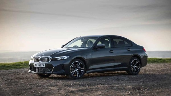 Плъгин хибридната &bdquo;тройка&ldquo; на BMW е спортен седан за хора, които искат да пестят. Автомобилът доставя удоволствие с управлението и динамиката си, като същевременно може да измине 60 км изцяло на ток.

Плюсове: превъзходна управляемост и богато оборудване.
Минуси: малко по-твърдо окачване.
