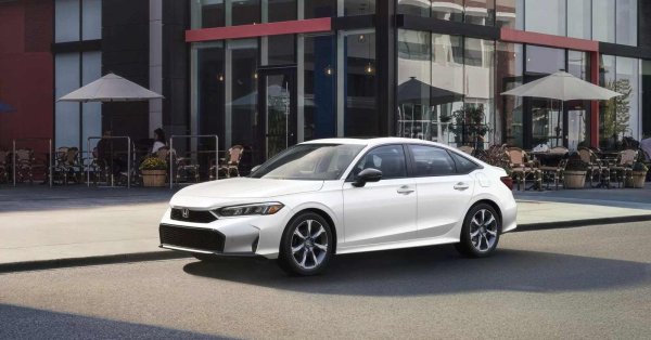 Новата Honda Civic е оборудвана с хибридна система, при която бензиновият двигател през повечето време работи като генератор за електромотора. Средният разход на гориво е около 5,8 л/100 км. Освен това хибридният Civic ускорява до 100 км/ч за 6,8 сек и предлага доста добро пътно поведение.

Плюсове: отлична динамика и управление, висока надеждност.
Минуси: висока цена на пазара на старо и ограничено пространство на задните седалки.
