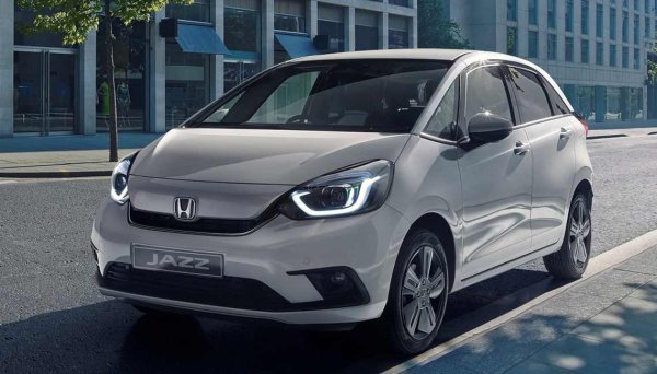 Хибридната система на Honda Jazz е подобна на тази в Civic. Автомобилът е не само икономичен, но и разполага с изключително практичен салон със задни седалки, чиито възглавници могат да се вдигат нагоре (системата Magic Seats).

Плюсове: просторен и практичен интериор, богато оборудване и много нисък разход на гориво.
Минуси: шумен двигател при натоварване и морално остаряла мултимедийна система.
