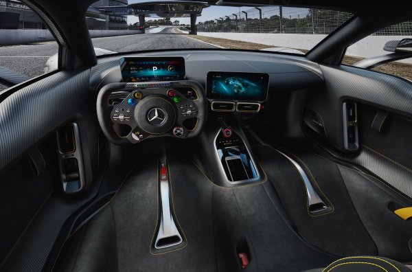 Задвижването на One става с 1,6-литров бензинов V6 и четири електрически двигателя, захранвани от литиево-йонни батерии. Скоростната кутия е 8-степенна роботизирана. Съвкупната мощност на системата е 1000 к.с., а максималната скорост &ndash; 355 км/ч.