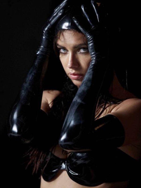 Календарът на Pirelli за 2015 г.