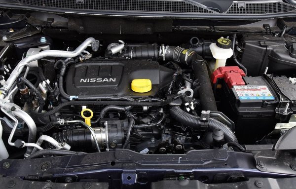 През 2015-2017 Renault проведе голяма сервизна кампания за версията Twin-Turbo. Причината беше дефектна изпускателна тръба на EGR клапана, която можеше да се напука поради температурната разлика. Като част от кампанията елементът беше заменен безплатно в оторизирани сервизи.

След това действие дизайнът на двигателя беше подобрен и по-новите копия вече не показват този дефект. Освен това във версии, произведени след 2016, обтегачът на ангренажната верига е подсилен, което подобри неговата издръжливост.
