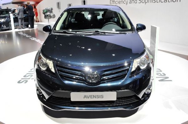     Франкфурт 2011 - обновената Toyota Avensis