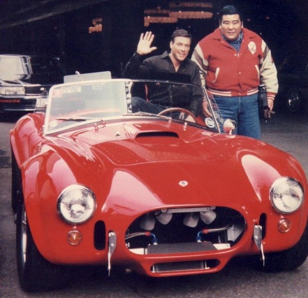 Най-впечатляващият екзепляр, притежаван от звездата от екшън-филмите, е  Shelby Cobra 427 &bdquo;big block&ldquo; V8 от 1966 г. Това е любимата кола на Ван Дам и неслучайно той се сдобива с нея веднага, след като пробива в голямото кино с филма &bdquo;Кървав спорт&ldquo; през 1988 г. Не се посочва колко е струвала на актьора тази придобивка, но като се знае, колко рядък е такъв автомобил, със сигурност не му е излязъл евтино. 
