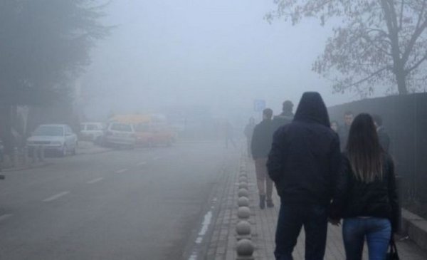 Средна годишна концентрация на PM2.5: 29.3
Рекордна месечна концентрация: 63.6 (януари)

Тетово е община в северозападната част на Северна Македония, с население около 63,000 души, предимно етнически албанци. Градът имаше тежки проблеми със замърсяването от 60-те години, най-вече заради химико-металургичния комбинат Jugohrom, който най-после бе затворен през 2016 заради груби нарушения на екостандартите. Ситуацията с въздуха се подобри, но не много. Главните източници на замърсяване с фини частици днес са автомобилите и печките - градът няма добре развит градски транспорт, нито централно отопление. 
