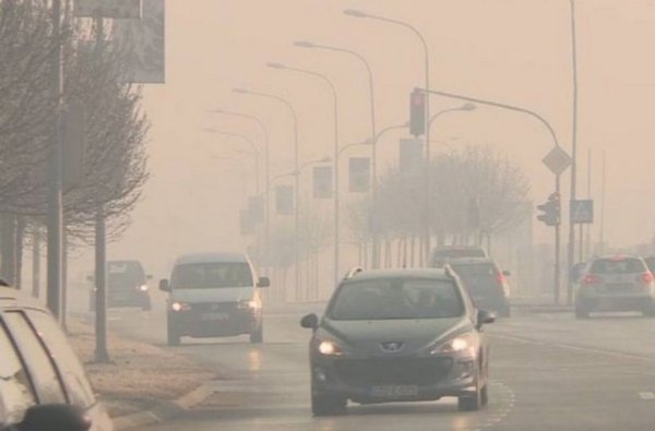 Средна годишна концентрация на PM2.5: 29.9
Рекордна месечна концентрация: 64.4 (декември)

Вторият най-голям град в Босна и Херцеговина и столица на автономната Република Сръбска, с население около 140,000 души. Замърсяването е в пъти и дори десетки пъти над нормите във всички месеци, освен май. 

