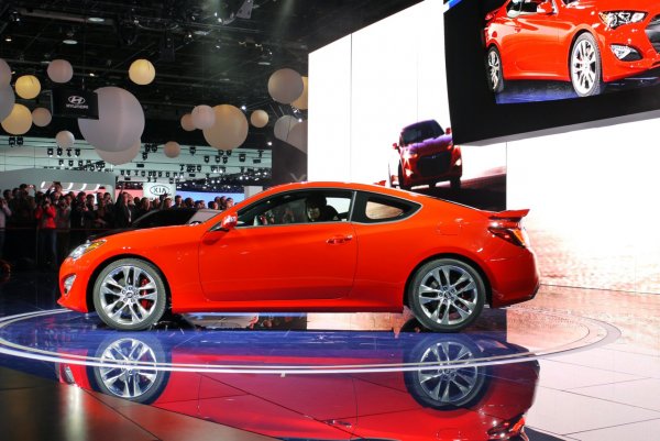 Детройт 2012 - Hyundai Genesis Coupe