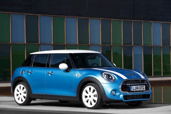 Новото поколение MINI с пет врати
