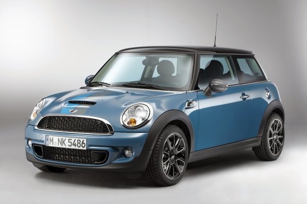 MINI Cooper S Bayswater - класическият разбойник