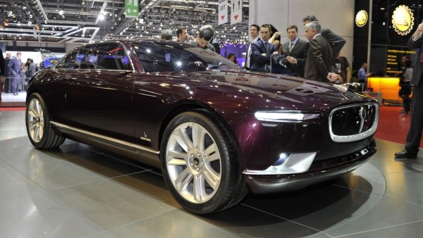 B99 няма много общо с Jaguar. Машината е с дизайн на Bertone, които конструирали и прототипа. Така, буквата B означавала Bertone, а 99 - годишнината от основаването на италианската компания. Моделът бил разглеждан като възможен заместник на X-Type. Британците, обаче, решили да не се възползват от помощта на италианците и вместо това след няколко години лансирали Jaguar XE.