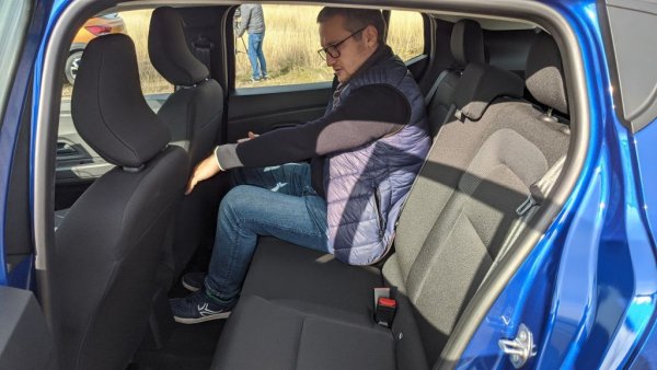 Пространството за краката на задния ред е рекордно за В-сегмента