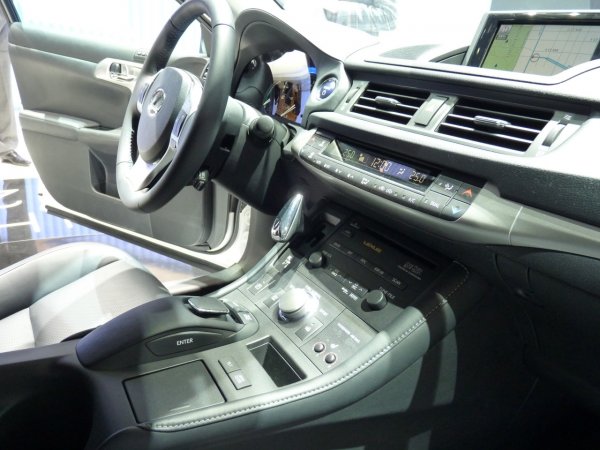 Lexus CT 200h / Женева 2010