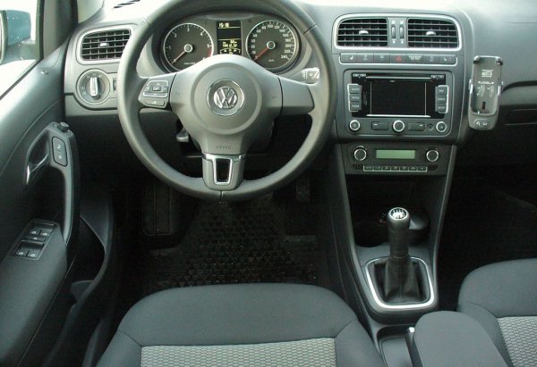 Няма оплаквания обаче от петстепенната механична трансмисия. Но преселективният робот, който се предлага с 1.4-литровия двигател, може да поднесе много изненади. Нашият съвет е да го избягвате.
