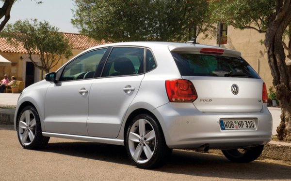 Като цяло това е един сравнително евтин употребяван автомобил, който има що годе съвременна визия, разполага с най-необходимите екстри и е евтин и лесен за обслужване и ремонти. И още нещо. За първи път в историята на модела, петата генерация е обявена за Европейска кола на годината, както и да Световна кола на годината за 2010-а. Краят на производството на петата генерация е през 2017 година.
