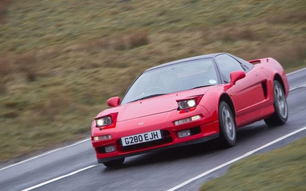 Трябва да си спомним контекста: MX-5 се появява от нищото и става най-добрата достъпна спортна кола. Lexus LS400 прави революция при луксозните коли, Nissan Micra грабва вниманието при малките коли и изведнъж Honda вади от ръкава NSX.

По-добра от Ferrari 348, толкова приятна, колкото и Porsche 911 и лесна за шофиране колкото Ford Fiesta. Изглежда като най-силното оръжие на Япония в опита й да завладее автомобилния свят. И NSX променя много неща, не само за Honda или Япония. Нейното влияние се усеща силно и навсякъде &ndash; дори Ferrari в частност, внимават и не са самодоволни, когато представят нови коли оттогава насам.