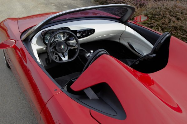 Alfa Romeo 2uettottanta concept от Pininfarina