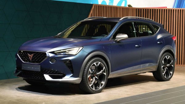 Само година след като започна работа като независим бранд, Cupra показа първата си изцяло разработена от нея кола, която се оказа и плъг-ин хибрид. Този прототип е оборудван с хибриден двигател с висока производителност. Пробегът му само на ток ще бъде 50 км, а серийната версия ще се появи на пазара към края на 2020 г.