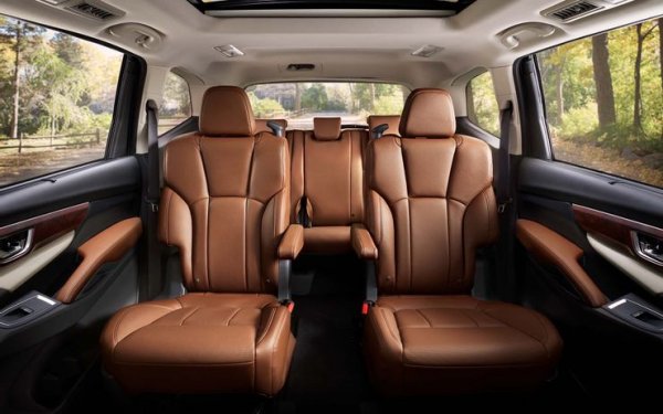 Японските SUV-модели предлагат именно такава позиция, като Mazda, Mitsubishi и Honda са се фокусирали именно върху този елементи. Дори компактни модели като Mazda CX-3 и Nissan Juke не отстъпват по този показател на Mitsubishi Outlander, например.