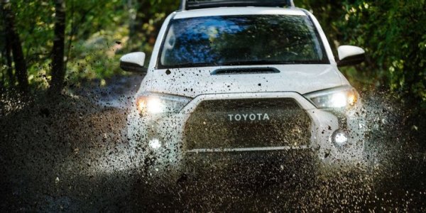 За тези, които искат да се насладят на тръпката от офроуд, предложенията на пазара изглеждат ограничени до модели на Land Rover (всички) или на Mercedes-Benz (някои). Японските производители обаче също се намесиха, като неслучайно през 2020 година модели на Mitsubishi и Toyota бяха обявени за най-добрите офроудъри в САЩ.