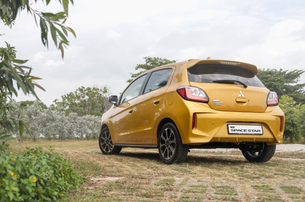 Отпадането на автомобили като Toyota Aygo и Skoda Citigo разчиства терен за представителя на Mitsubishi в А-сегмента. Базовият Space Star е с 1.2 MIVEC бензинов мотор, 71 коня мощност и 5-степенна ръчна трансмисия. Стандартното оборудване включва 14-цолови стоманени джанти, електрически огледала, климатик, предни електрически стъкла, мултимедия с USB и Bluetooth, автоматични светлини. 

Цена през декември 2020: 21 490 лева (разлика -500)
Цена през декември 2019: n/a
Цена през декември 2018: n/a