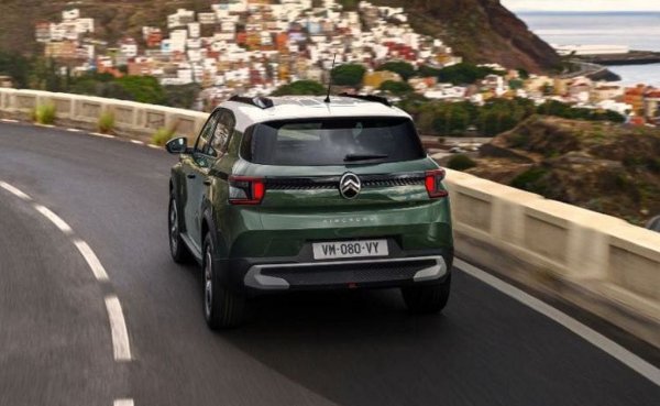 Спрямо 2025: нов за пазара
Три фактора правят C3 Aircross най-търсения модел от новата вълна в гамата на Stellantis: първо, ефектният дизайн на Пиер Льоклер, създателя на първото BMW X6; второ, атрактивните цени; и трето, голямото вътрешно пространство, позволяващо трети ред седалки и съответно ДДС кредит. За март това е един от трите най-търсени нови автомобила у нас.  
