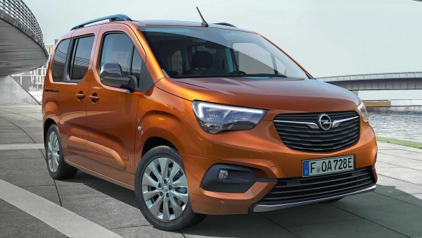 След като Opel стана &bdquo;френски&ldquo;, Combo беше един от първите модели, получил идентичност на PSA. Той е идентичен по конструкция със своите братя и сестри от Citro&euml;n, Peugeot, Toyota и сега вече и Fiat. Предлага се само в напълно електрически формат - със 136 к.с., батерия с 50 кВт/ч батерия и 285 км автономен пробег. Както в случая с Berlingo, на пазара се предлага и дълга версия от 4,75 метра.