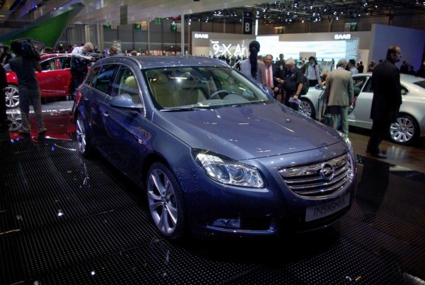 Opel Insignia Sports Tourer / Автомобилен салон Париж 2008
