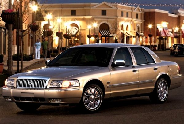 Някога марката Mercury, създадена през 1938 г. и замислена за производство на автомобили, по-скъпи от Ford, но с по-нисък статут от Lincoln, имаше добра основа за развитие и търсене сред потребителите. В последните години от своето съществуване, по някаква неизвестна причина, под това име, което не е твърде добре известно сред младите, се произвеждаха, всъщност, префасонирани модели на Ford. В много отношения това стана причина за изчезването на бранда: за потребителя беше по-лесно да купи същата кола, но от добре позната и проверена през годините марка.