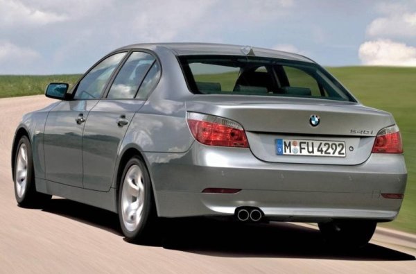 Серия 5 на BMW се утвърди като един от най-търсените употребявани автомобили в България. Но интересът е насочен основно към дизелови версии - над 60% от регистрираните през тази година "петици" са именно дизели. Ръстът спрямо миналата година е 13.5%. 
