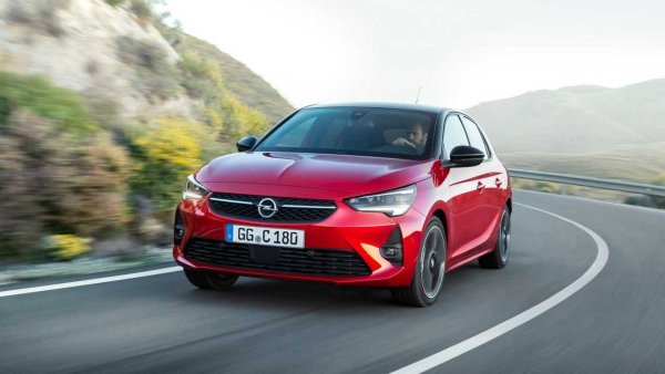 Opel Corsa винаги е бил шампион по разход на гориво, а моделът с 1.0 бензинов двигател, тестван през 2021, не е изключение, като средният му разход е 3.95 л/100 км. В случая това е версията Corsa 1.2 75 CV Edition, задвижвана от атмосферен бензинов двигател с мощност 75 к.с. и оборудван с 5-степенна ръчна скоростна кутия. 

Германският модел е дълъг 4.06 метра и има обем на багажното отделение отзад 309/1118 литра. Corsa с този двигател се продава в Европа от 2019 до 2024, а модели на поне четири години в момента струват около 13 000 евро.
