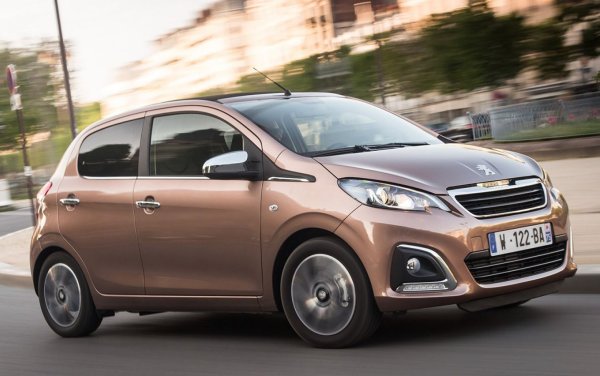 Второто място отива за френското Peugeot 108, тествано през 2017 г. и регистриращ среден разход на гориво от само 3,70 л/100 км. Този резултат е постигнат от Peugeot 108 Collection PureTech с 1,2-литров двигател с 3 цилиндъра и 82 к.с., съчетан с 5-степенна ръчна скоростна кутия. 

Моделът има пет места, а багажникът е с обем от 180-780 литра. Продаван между 2014 и 2018 , този употребяван модел в момента се оценява на около 8000 евро.
