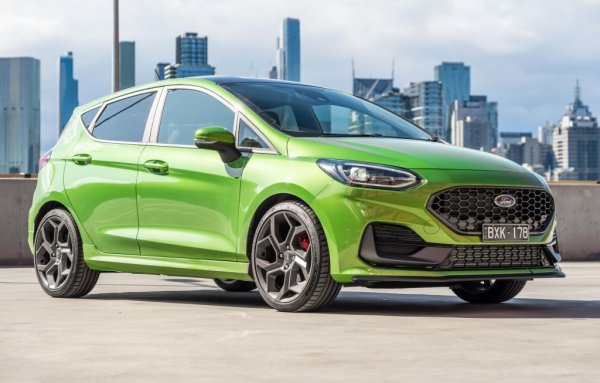 21. Skoda Superb - 390 регистрации (-18.1%)
22. Skoda Kodiaq - 385 (13.2%)
23. Ford Fiesta - 351 (254.5%)
24. Nissan Qashqai - 348 (-31.1%)
25. Toyota Yaris Cross - 341 (52.9%)
26. Renault Megane - 337 (-27.1%)
27. Opel Mokka - 332 (93.0%)
28. Kia Ceed - 330 (-20.7%)
29. Skoda Karoq - 299 (40.4%)
30. Peugeot 308 - 285 (2.9%)
