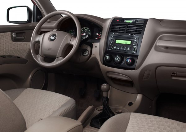 Оплаквания от собствениците има и заради появата на ръжда при по-ранните бройки от модела, като тя се появява най-вече на ауспуха. Сглобката също не е на добро ниво.