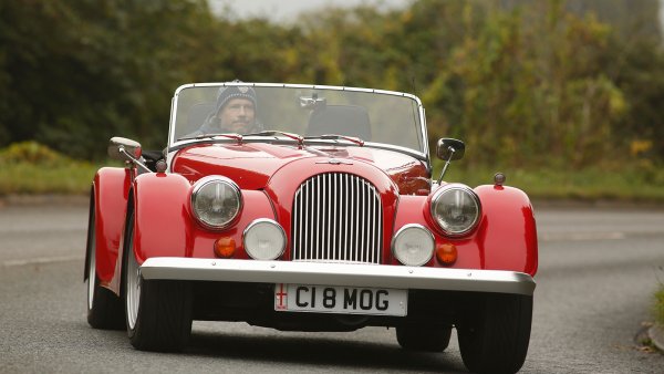 Morgan не си направи труда да променя външния вид на своя роудстър, когато пусна новия Plus 8 през 1968 година. Вместо това фокусира вниманието си върху алуминиевия V8 на Rover, а преди това на Buick. Колата ускоряваше 0-100 км в час за 6,6 секунди и стигаше 200 км в час. Версиите с 3,5-литров и с 3,9-литров двигател дойдоха през 1990 година. Plus 8 продължи с тях до края на модела през 2004 година. Имаше пауза до 2012-а, когато марката лансира отново Plus 8 с 4,4-литров BMW V8.
