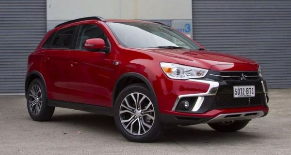 Среден процент проблеми: 5,6%
Среден пробег: 55,000 км
Последно "ура" за непретенциозния, но здрав японски кросоувър. С едно наум: бензиновите двигатели изискват старателна поддръжка и редовна смяна на маслото, за да не създават ядове. ASX е съкращение от Active Sports X-over. Производството приключи доста по-рано, но отделни бройки останаха в продажба чак до 2020. Сега ASX се завърна в Европа с ново поколение, но то е просто ребрандирано Renault Captur. 

