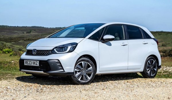 Среден процент проблеми: 5,5%
Среден пробег: 41,000 км

Както и предшествениците си, четвъртото поколение на Jazz, на пазара от 2020, е механично много солидно и надеждно. Не така стоят нещата обаче с по-съвременните електронни системи - има множество оплаквания от блокирали информационни системи и от неадекватно работещи електронни асистенти. Имаше дори сервизна акция заради системата за предупреждение при сблъсък, но тя засяга автомобили, произведени между 2021 и 2022. 
