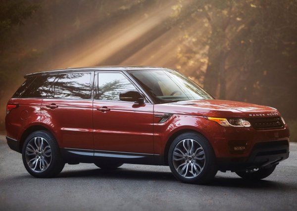 Проблемите с окачването са често срещани и при собствениците на Range Rover Sport, което увеличава разходите по този скъп автомобил. Общата стойност на предявените искове за модела през последните 5 години е за 2,2 млн. паунда, като средно те са за по 1264 паунда. Повреди се отчитат при 43,2% от всъдеходите, като освен окачването, те засягат и спирачна система.