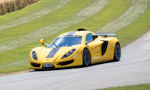 Първият автомобил, изцяло проектиран и произведен в България. Sin R1 предлага агресивен външен вид и американски двигател. Компанията на създателя му Росен Даскалов е основана в Англия през 2012 година, като продължава да се развива и в наши дни.