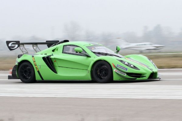 Тази суперкола излезе в производство през 2015 година като състезателен автомобил, изграден на тръбна рама с карбонова каросерия. Двигателят Chevy LS V8, произвеждащ между 450 и 650 к.с., е монтиран по средата. Годишно от Sin 1 се произвеждат само 30 бройки.